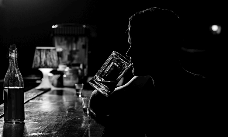 Identifying the Signs & Symptoms of Addiction Identifying the Signs & Symptoms of Addiction